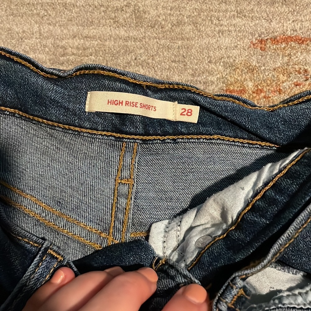 Levi Mom Jean Short High Rise - Picture 3 of 3